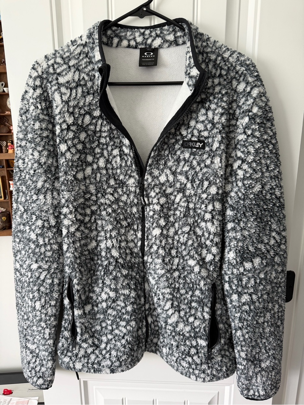 Oakley Hillside Black & White Sherpa Full-Zip Fleece Jacket